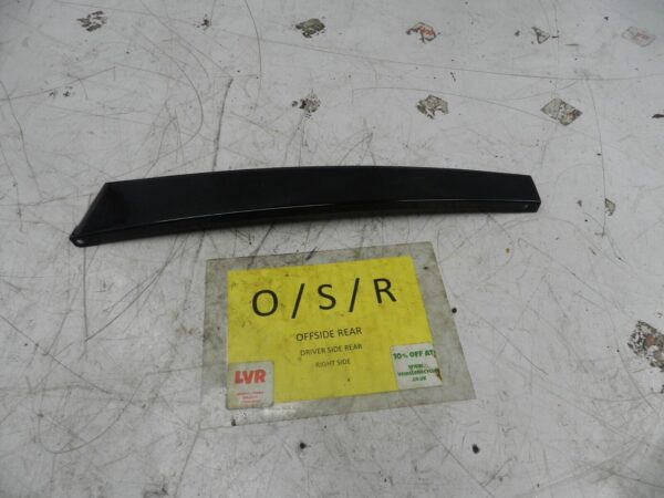 (131) 2002 MERCEDES BENZ E CLASS ESTATE W210. DRIVER REAR DOOR FRONT PILLAR TRIM