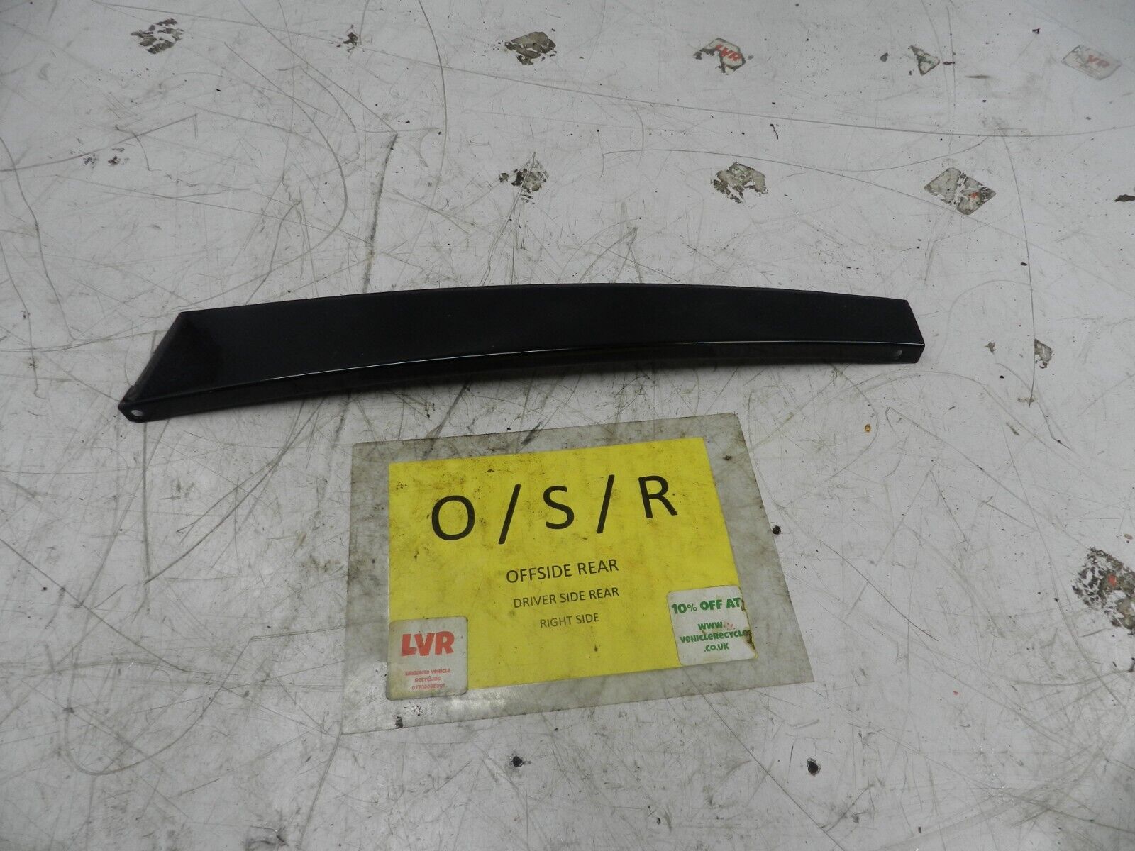 (131) 2002 MERCEDES BENZ E CLASS ESTATE W210. DRIVER REAR DOOR FRONT PILLAR TRIM