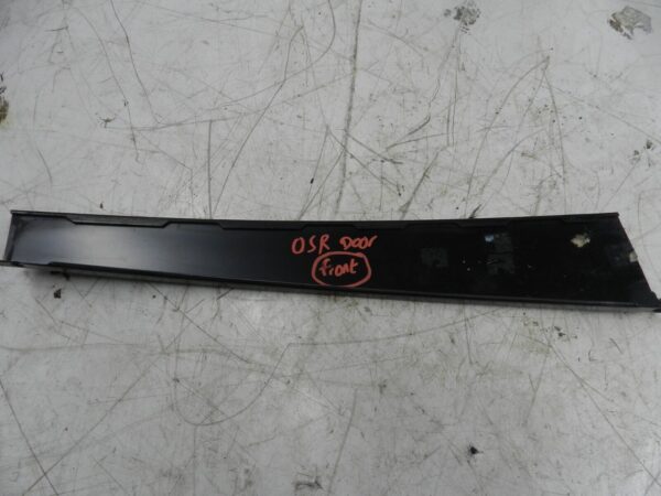 (131) 2002 MERCEDES BENZ E CLASS ESTATE W210. DRIVER REAR DOOR FRONT PILLAR TRIM - Image 2