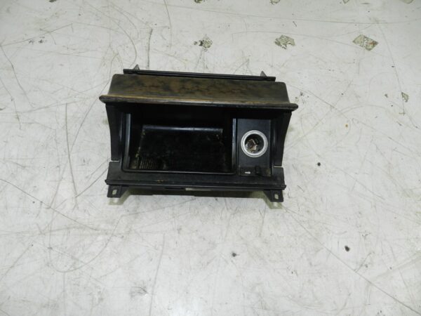(131) 2002 MERCEDES BENZ E CLASS ESTATE W210. WOOD TRIM ASHTRAY