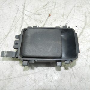 (131) 2002 MERCEDES BENZ E CLASS ESTATE W210. BOOT LID TAILGATE DOOR HANDLE