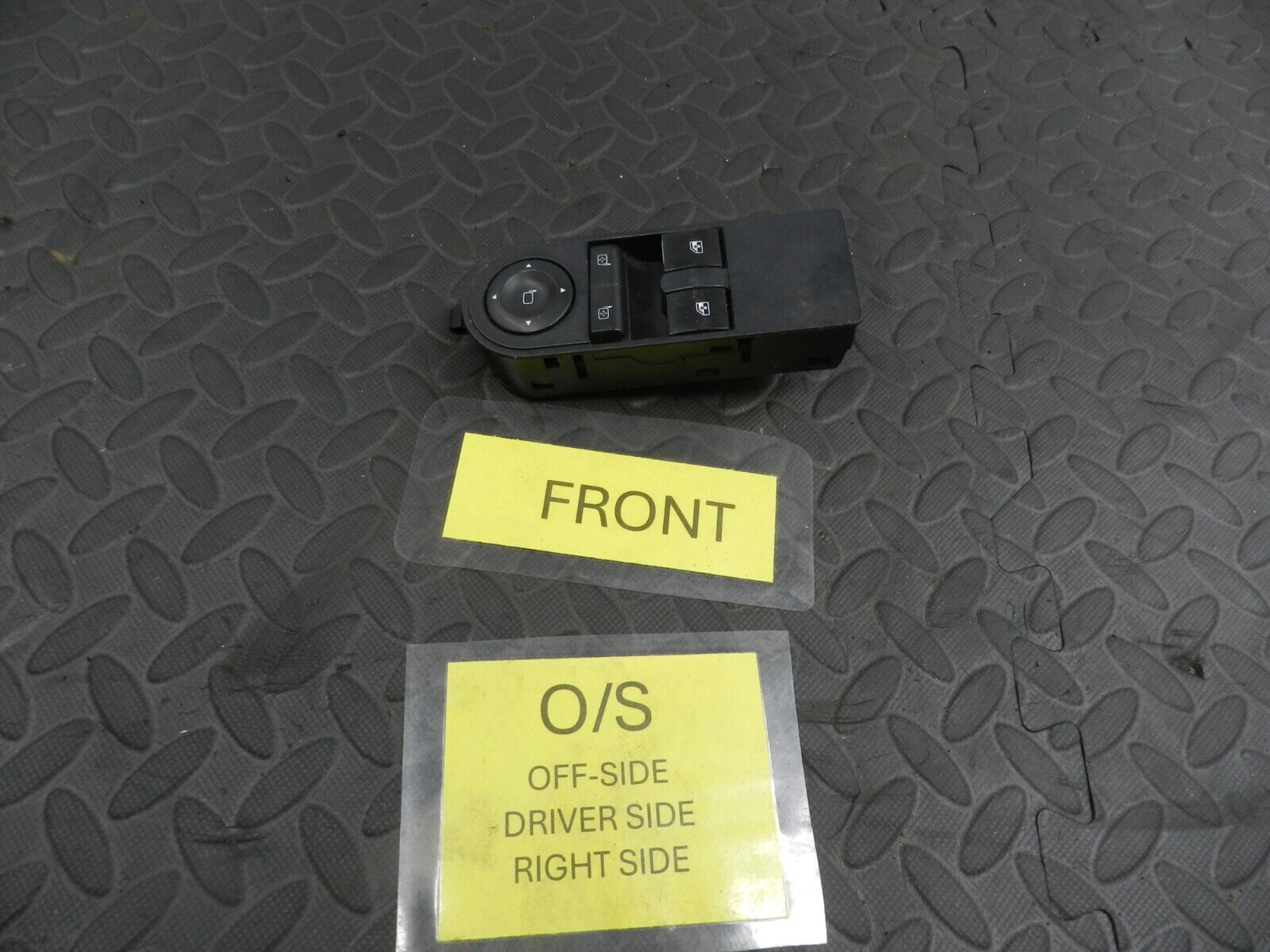 (144) 2009 VAUXHALL ASTRA H. DRIVER SIDE FRONT WINDOW SWITCHES MIRROR CONTROL