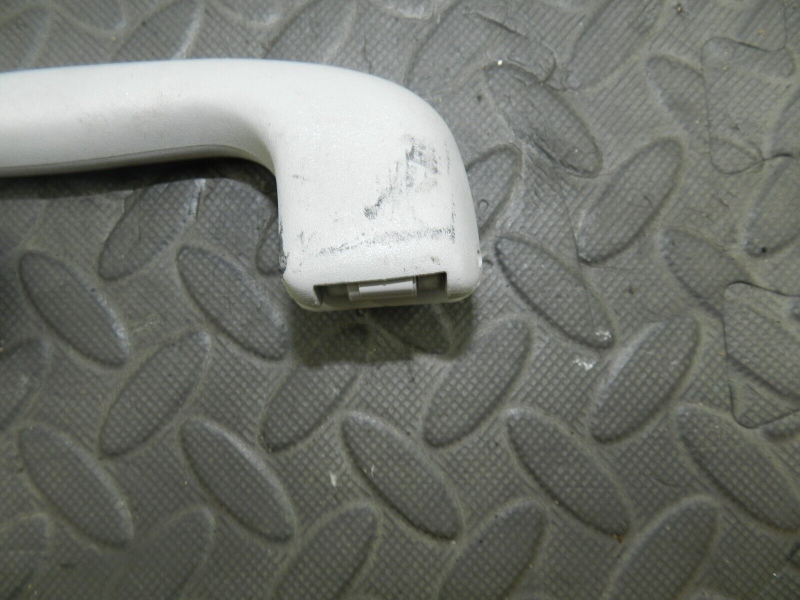 (144) 2009 VAUXHALL ASTRA H. GRAB HANDLE - Image 2