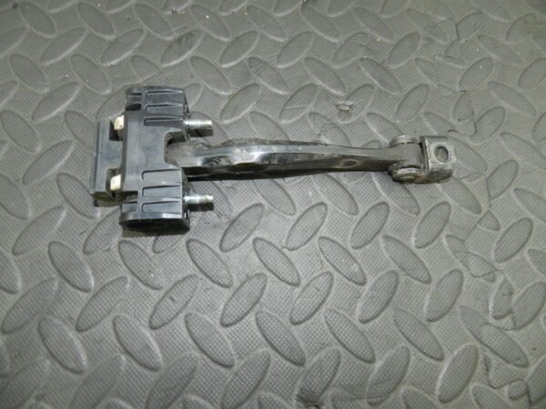 (144) 2009 VAUXHALL ASTRA H. DRIVER SIDE DOOR STAY CHECK STRAP - Image 2