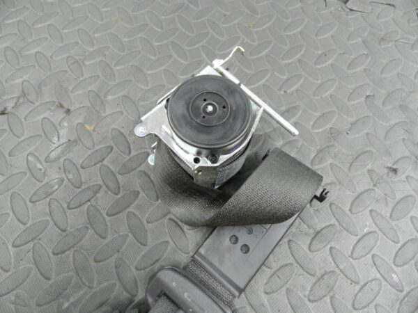 (144) 2009 VAUXHALL ASTRA H. PASSENGER SIDE FRONT SEAT BELT - Image 3