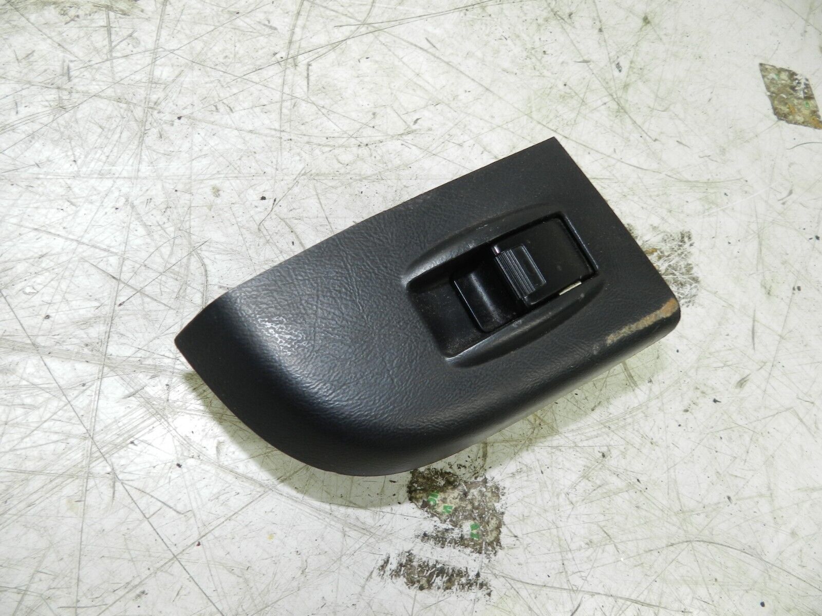 (138) 1998 HONDA ACCORD MK6. DRIVER SIDE REAR WINDOW SWITCH