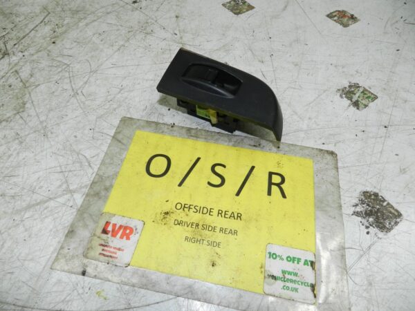 (138) 1998 HONDA ACCORD MK6. DRIVER SIDE REAR WINDOW SWITCH - Image 2