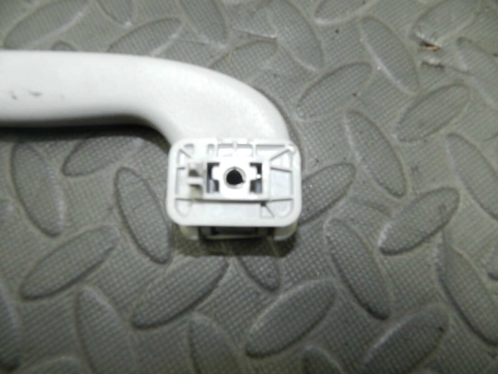 (144) 2009 VAUXHALL ASTRA H. GRAB HANDLE - Image 2
