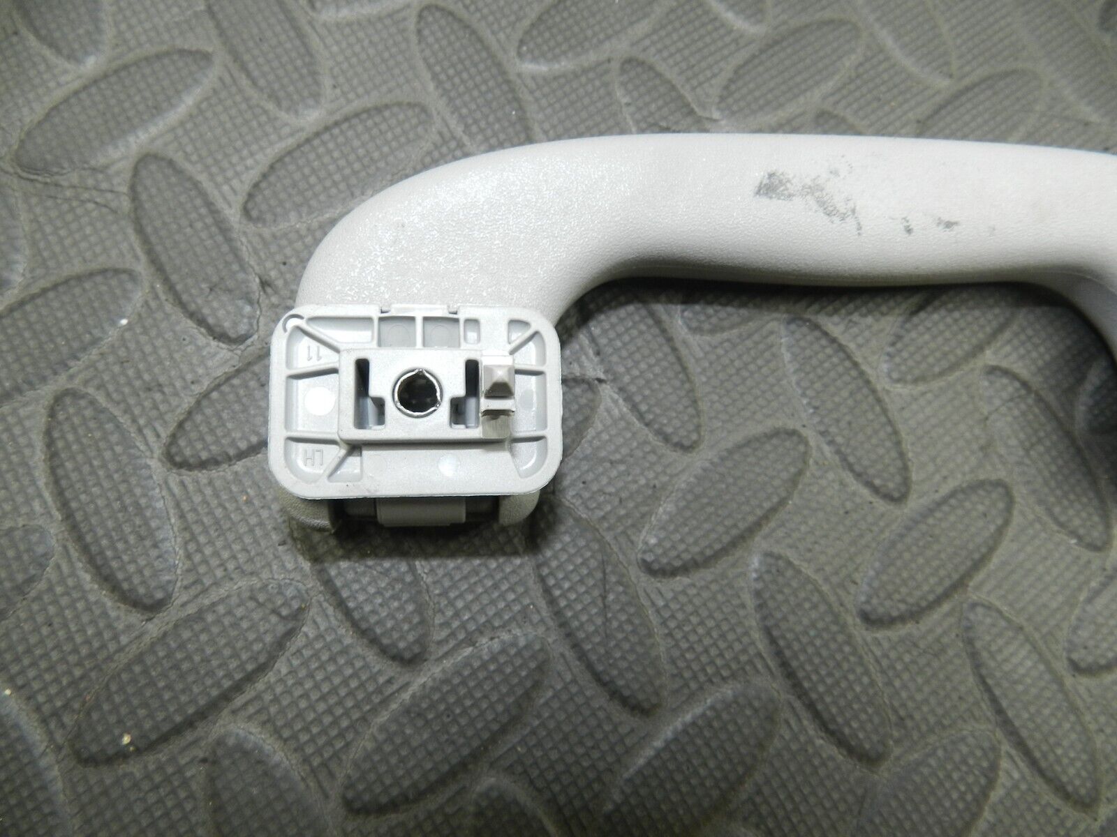 (144) 2009 VAUXHALL ASTRA H. GRAB HANDLE - Image 3