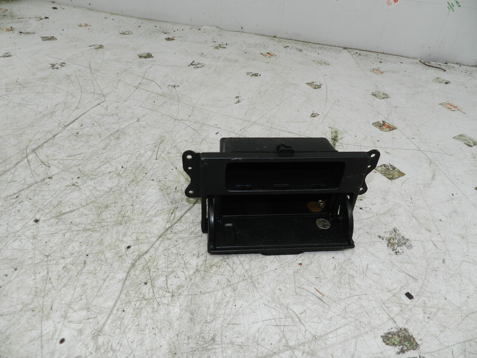 (138) 1998 HONDA ACCORD MK6. CENTRE CONSOLE STORAGE POCKET