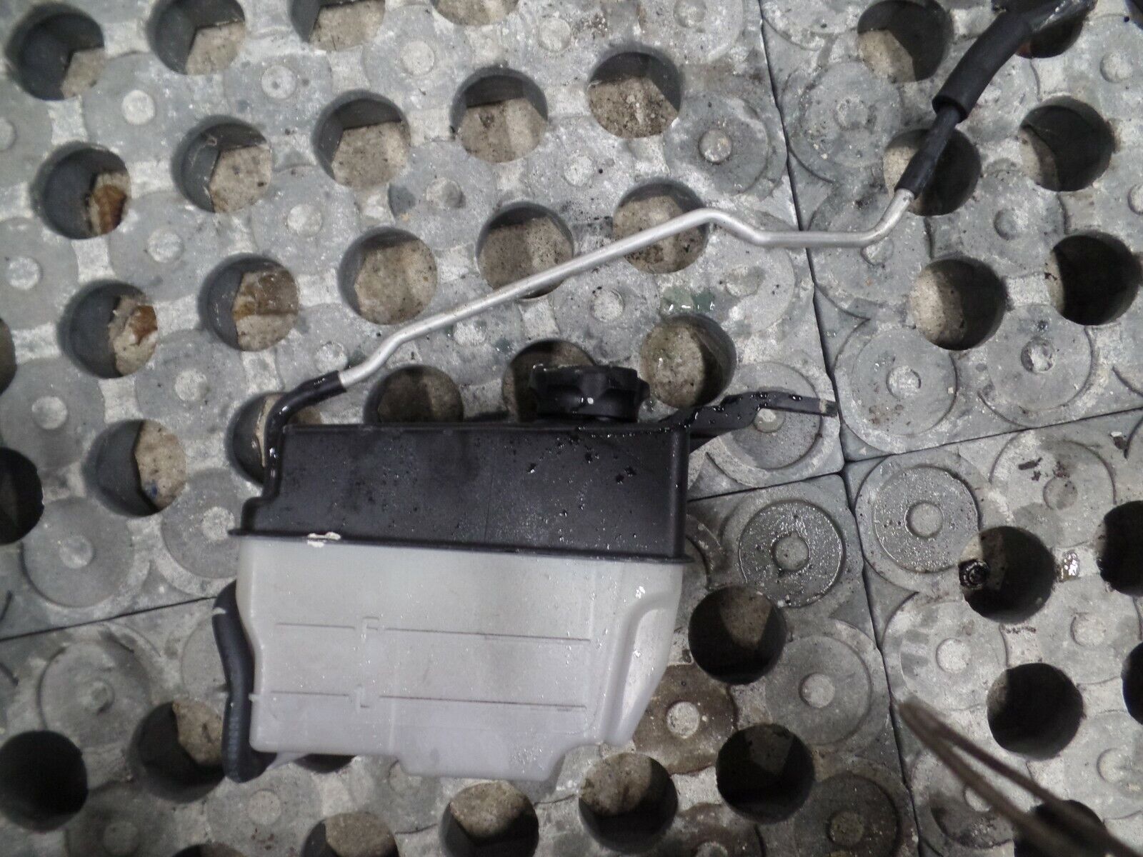 2010 MK2 2.2 CRDi Hyundai Santa Fe – Coolant Header Tank