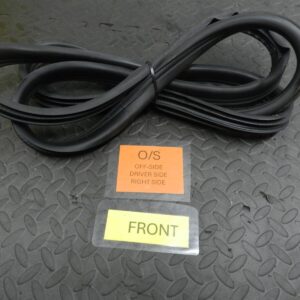 (144) 2009 VAUXHALL ASTRA H. DRIVER SIDE FRONT DOOR RUBBER SEAL
