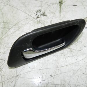 (138) 1998 HONDA ACCORD MK6. PASSENGER SIDE INTERIOR HANDLE DOOR