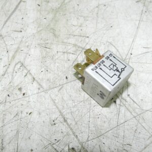 (138) 1998 HONDA ACCORD MK6. WHITE RELAY