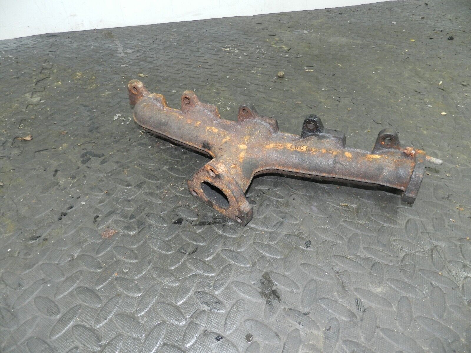 154 2004 LAND ROVER DISCOVERY 2 TD5. EXHAUST MANIFOLD - Image 3