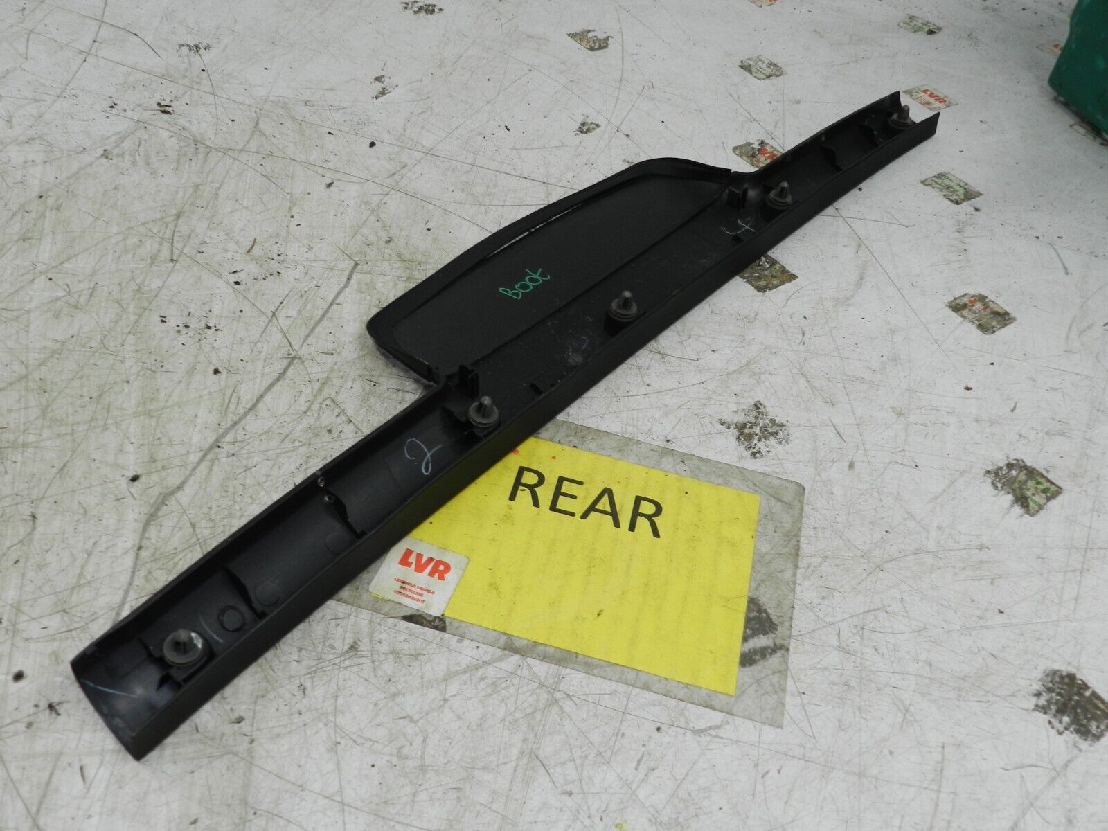 (138) 1998 HONDA ACCORD MK6. BOOT LID TAIL GATE PANEL TRIM UPPER - Image 2