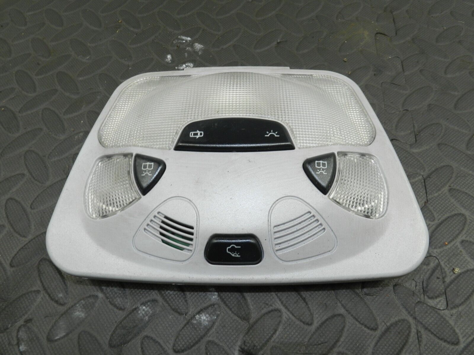 (146) MERCEDES C CLASS SALOON W203. INTERIOR LIGHT A2038202301