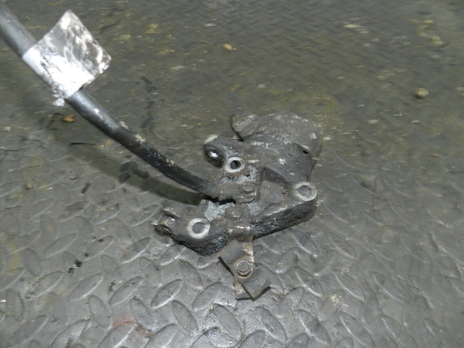 154 2004 LAND ROVER DISCOVERY 2 TD5. TENSIONER + BRACKET