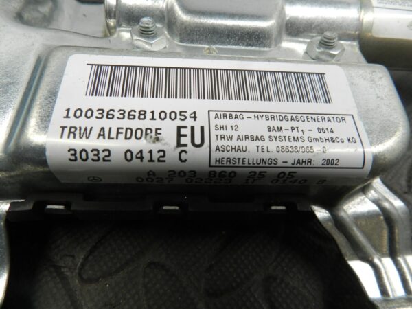 (146) MERCEDES C CLASS SALOON W203. A2038602505 PASSENGER FRONT AIR BAG DOOR - Image 3
