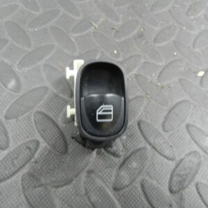 (146) MERCEDES C CLASS SALOON W203. WINDOW SWITCH
