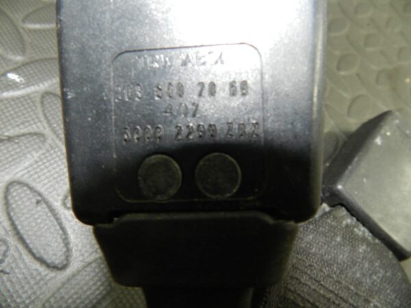 (146) MERCEDES C CLASS SALOON W203. REAR SEAT BELT BUCKLES - Image 2