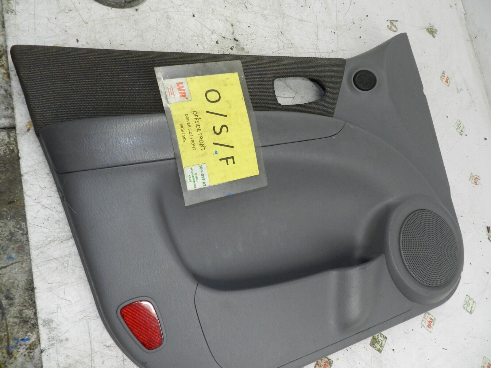 (139) 2003 HYUNDAI MATRIX PASSENGER SIDE FRONT DOOR CARD