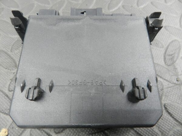 (146) MERCEDES C CLASS SALOON W203. 2038202285 DRIVER SIDE REAR DOOR ECU - Image 3
