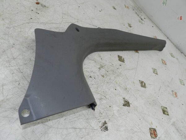(139) 2003 HYUNDAI MATRIX PASSENGER SIDE SILL TRIM
