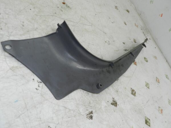 (139) 2003 HYUNDAI MATRIX PASSENGER SIDE SILL TRIM - Image 2