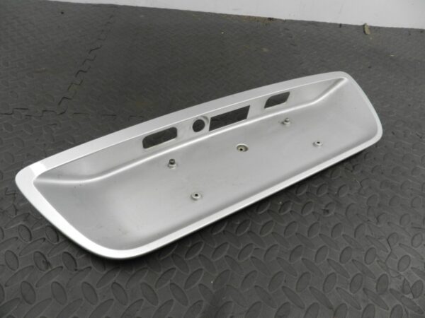 (146) MERCEDES C CLASS SALOON W203. BOOT LID TAIL GATE NUMBER PLATE TRIM SILVER
