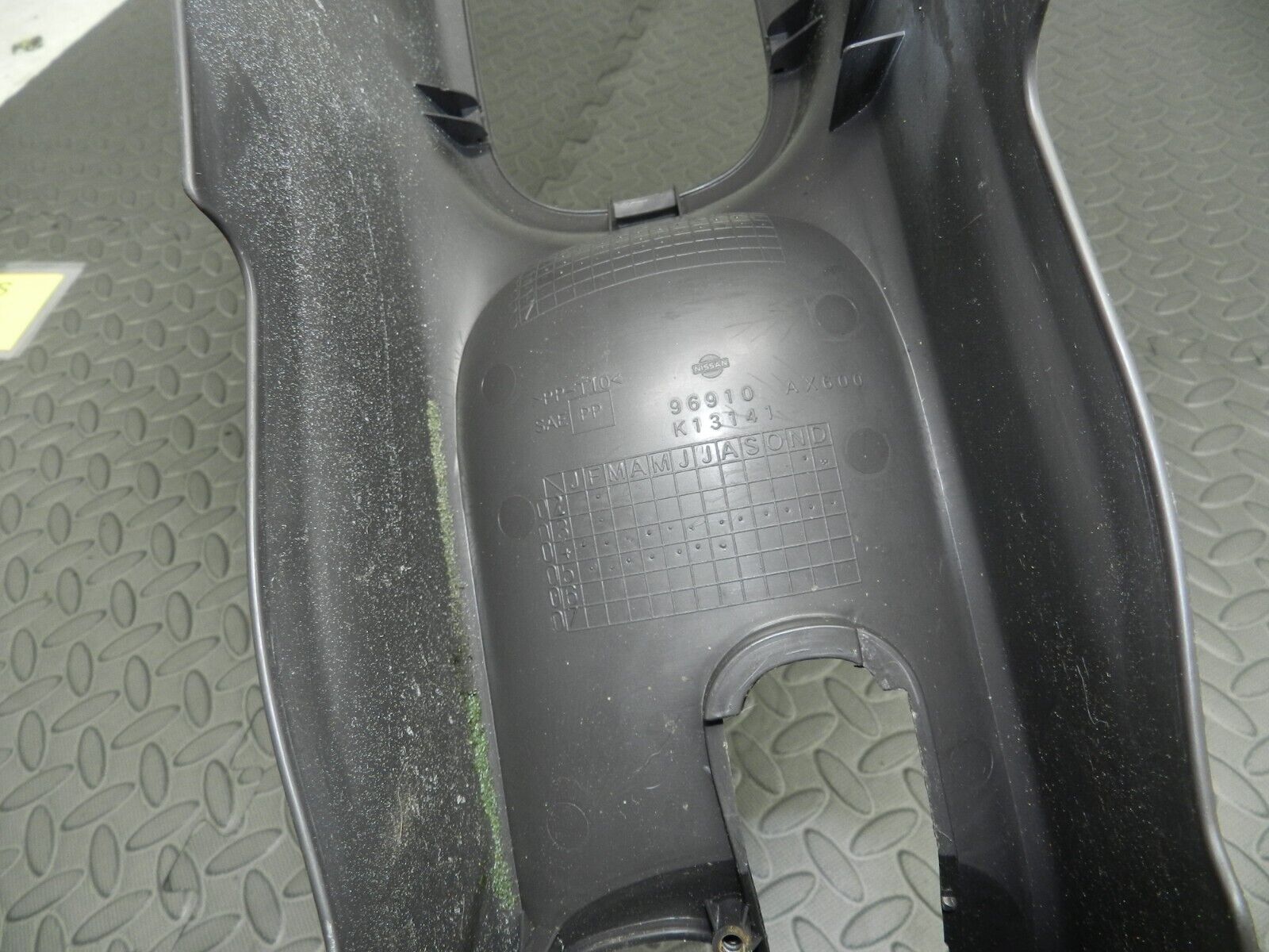 142 NISSAN MICRA K12 CONVERTIBLE C+C. CENTRE CONSOLE TRIM 96910 AX600 - Image 7