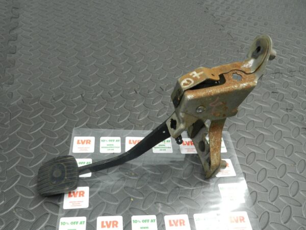 142 NISSAN MICRA K12 CONVERTIBLE C+C. CLUTCH PEDAL - Image 2