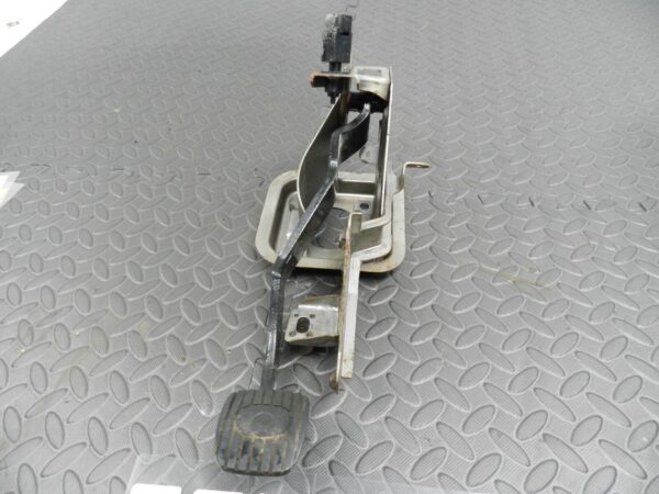 142 NISSAN MICRA K12 CONVERTIBLE C+C. BRAKE PEDAL - Image 2