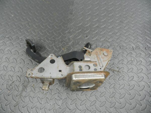 142 NISSAN MICRA K12 CONVERTIBLE C+C. BRAKE PEDAL - Image 3