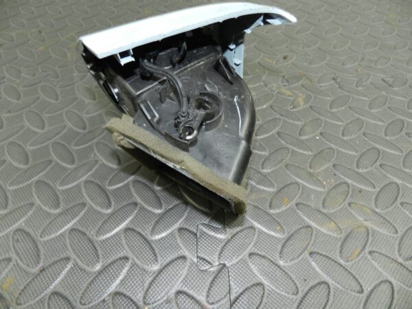 142 NISSAN MICRA K12 CONVERTIBLE C+C. AIR VENT DUCT - Image 3