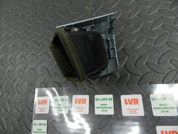 142 NISSAN MICRA K12 CONVERTIBLE C+C. AIR VENT DUCT - Image 5