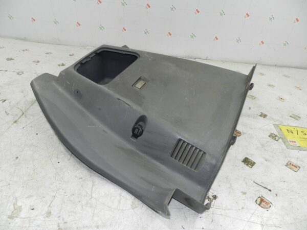 (139) 2003 HYUNDAI MATRIX PASSENGER SIDE BOOT PANEL
