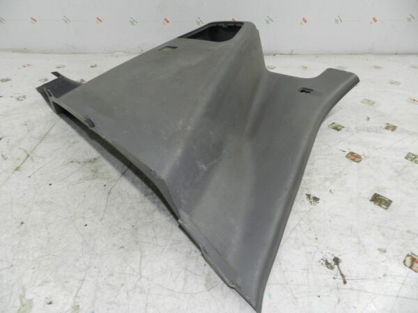 (139) 2003 HYUNDAI MATRIX PASSENGER SIDE BOOT PANEL - Image 2