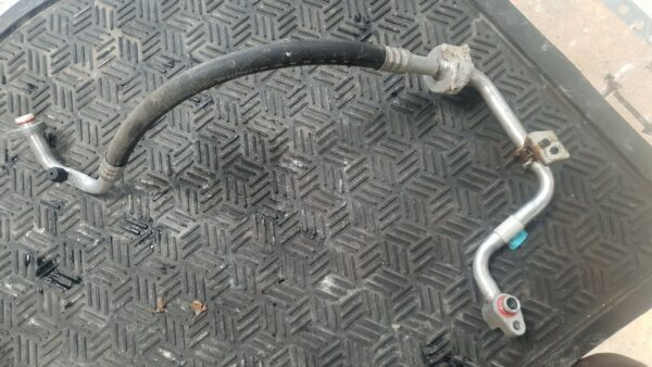 2013 Ford Focus 1.0 Petrol Ecoboost Aircon Pipe 1871872 - Image 3