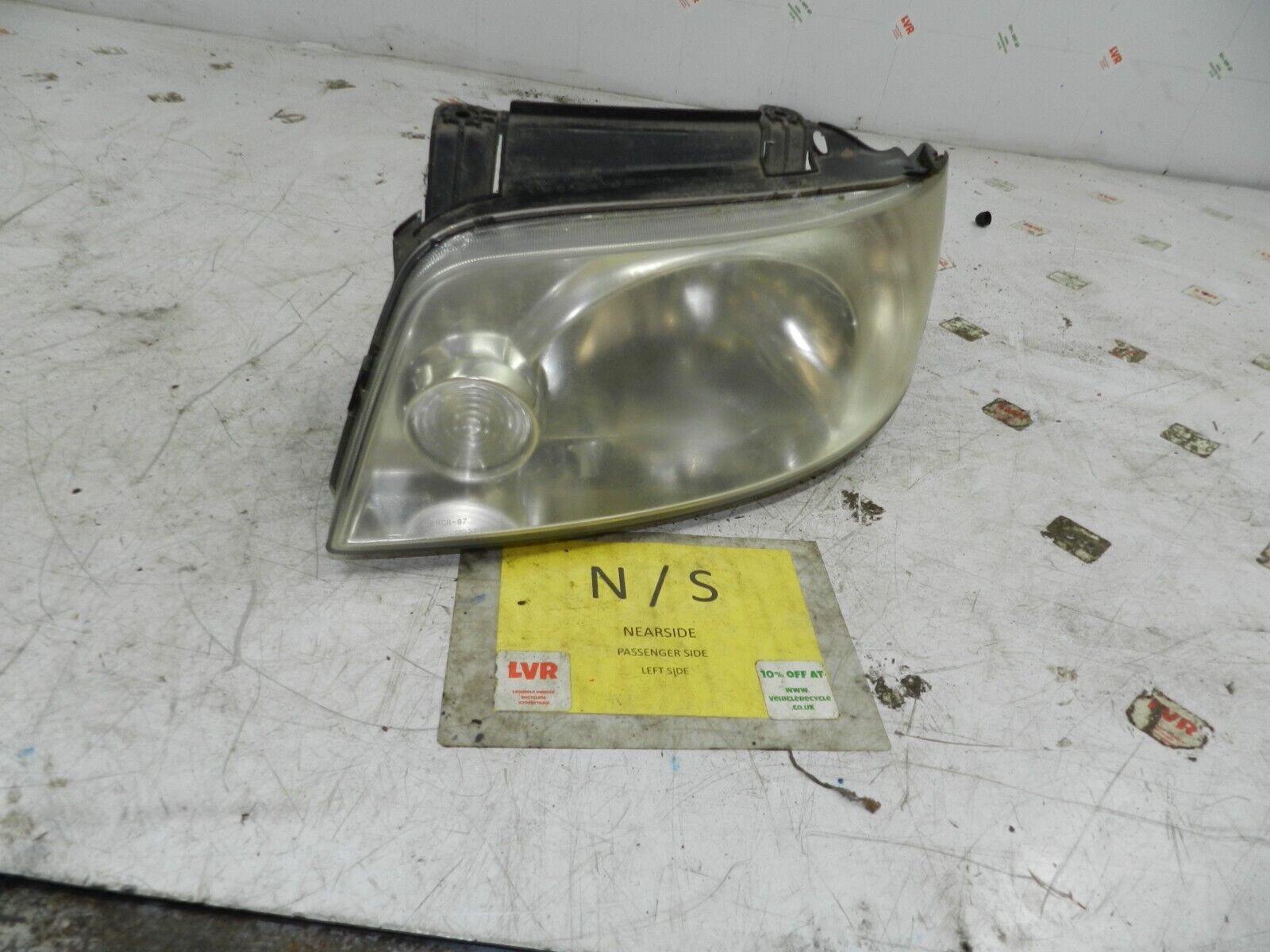 (139) 2003 HYUNDAI MATRIX PASSENGER SIDE HEAD LIGHT