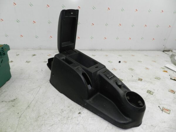 (139) 2003 HYUNDAI MATRIX CENTRE CONSOLE ARM REST - Image 2