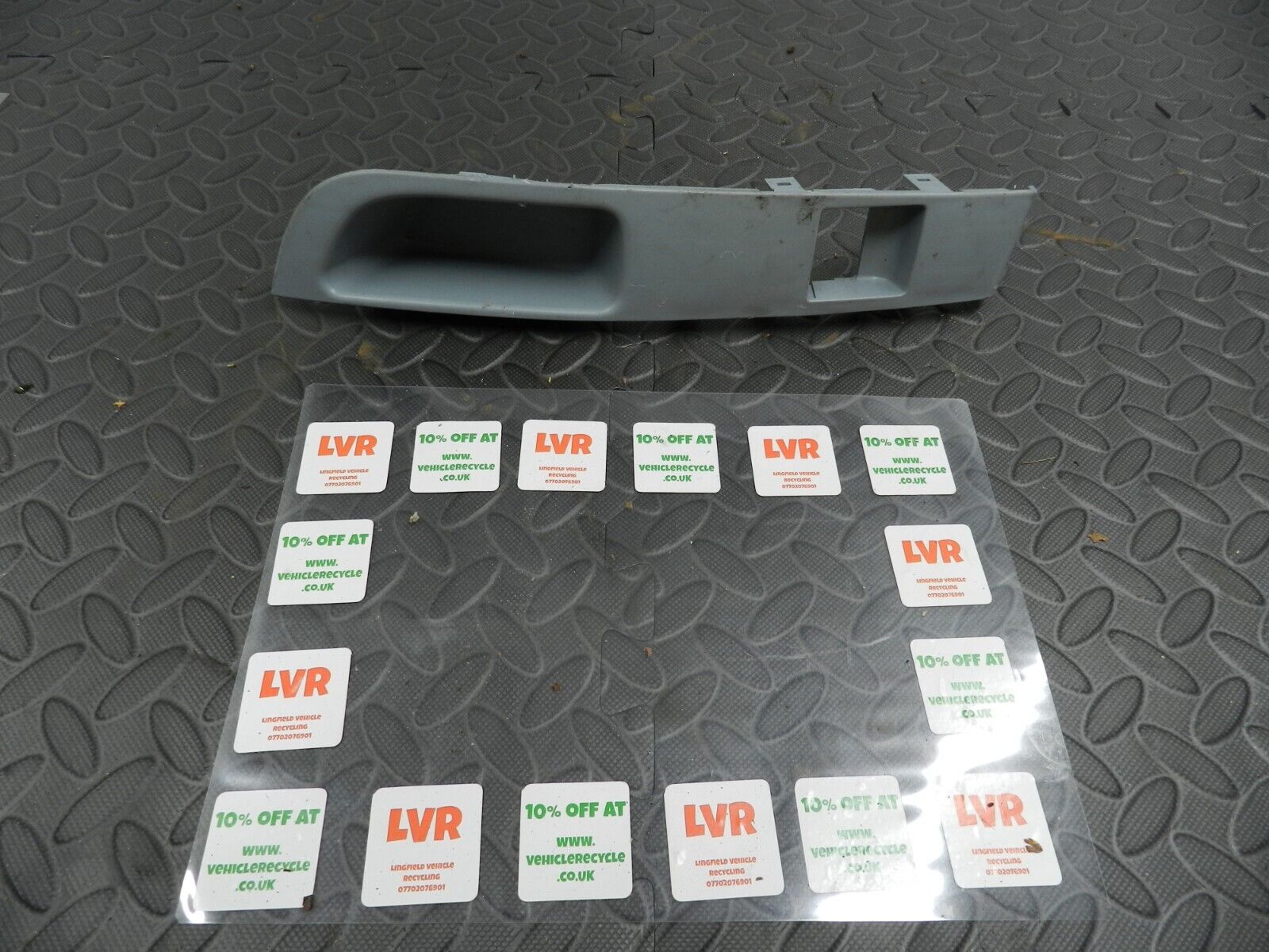 142 NISSAN MICRA K12 CONVERTIBLE C+C. DOOR HANDLE TRIM