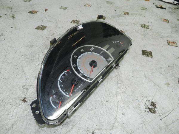 (139) 2003 HYUNDAI MATRIX SPEEDOMETER SPEEDO INSTRUMENT CLUSTER CLOCKS