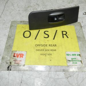 (139) 2003 HYUNDAI MATRIX DRIVER SIDE REAR WINDOW SWITCH