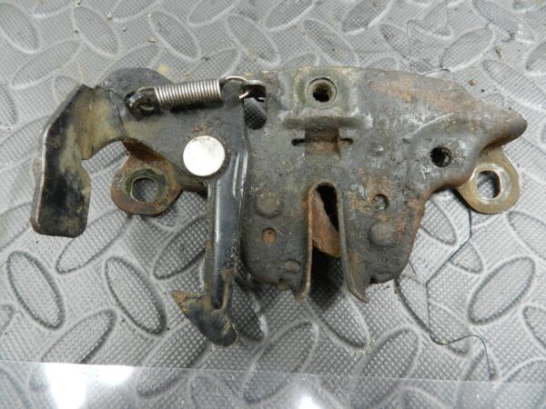 142 NISSAN MICRA K12 CONVERTIBLE C+C. BONNET LATCH CATCH - Image 2