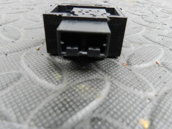 142 NISSAN MICRA K12 CONVERTIBLE C+C. ESP OFF SWITCH - Image 4