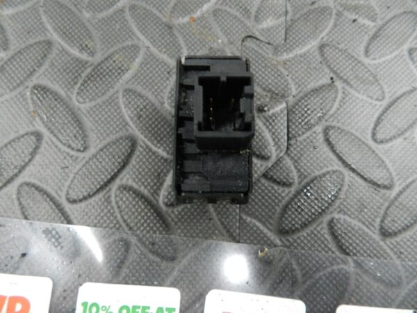 142 NISSAN MICRA K12 CONVERTIBLE C+C. LOCK UNLOCK SWITCH - Image 5