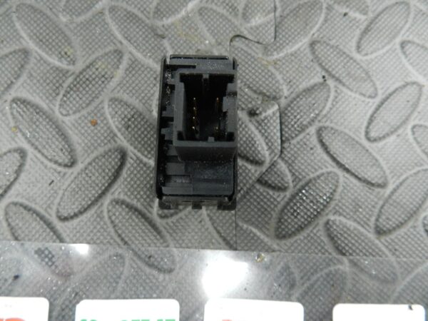 142 NISSAN MICRA K12 CONVERTIBLE C+C. CONVERTIBLE ROOF SWITCH OPEN CLOSE - Image 5