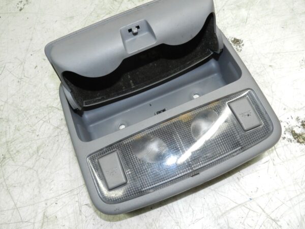 (139) 2003 HYUNDAI MATRIX INTERIOR LIGHT + SUN GLASSES HOLDER - Image 2