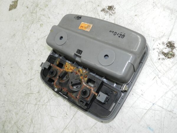 (139) 2003 HYUNDAI MATRIX INTERIOR LIGHT + SUN GLASSES HOLDER - Image 3